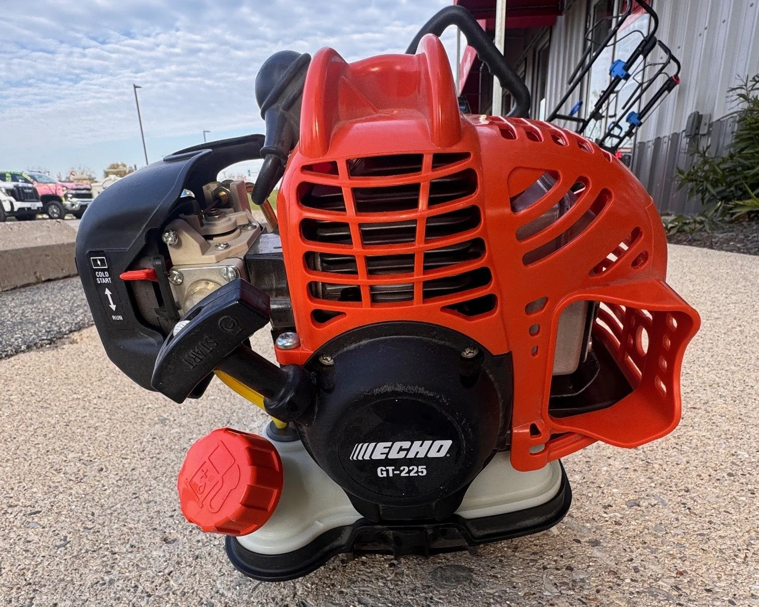 ECHO GT-225SF Line Trimmer Curved Shaft 21.2cc I-30 Start Engine Speed Feed Head SCRATCH N DENT - Zehr's Sales & Manufacturing
