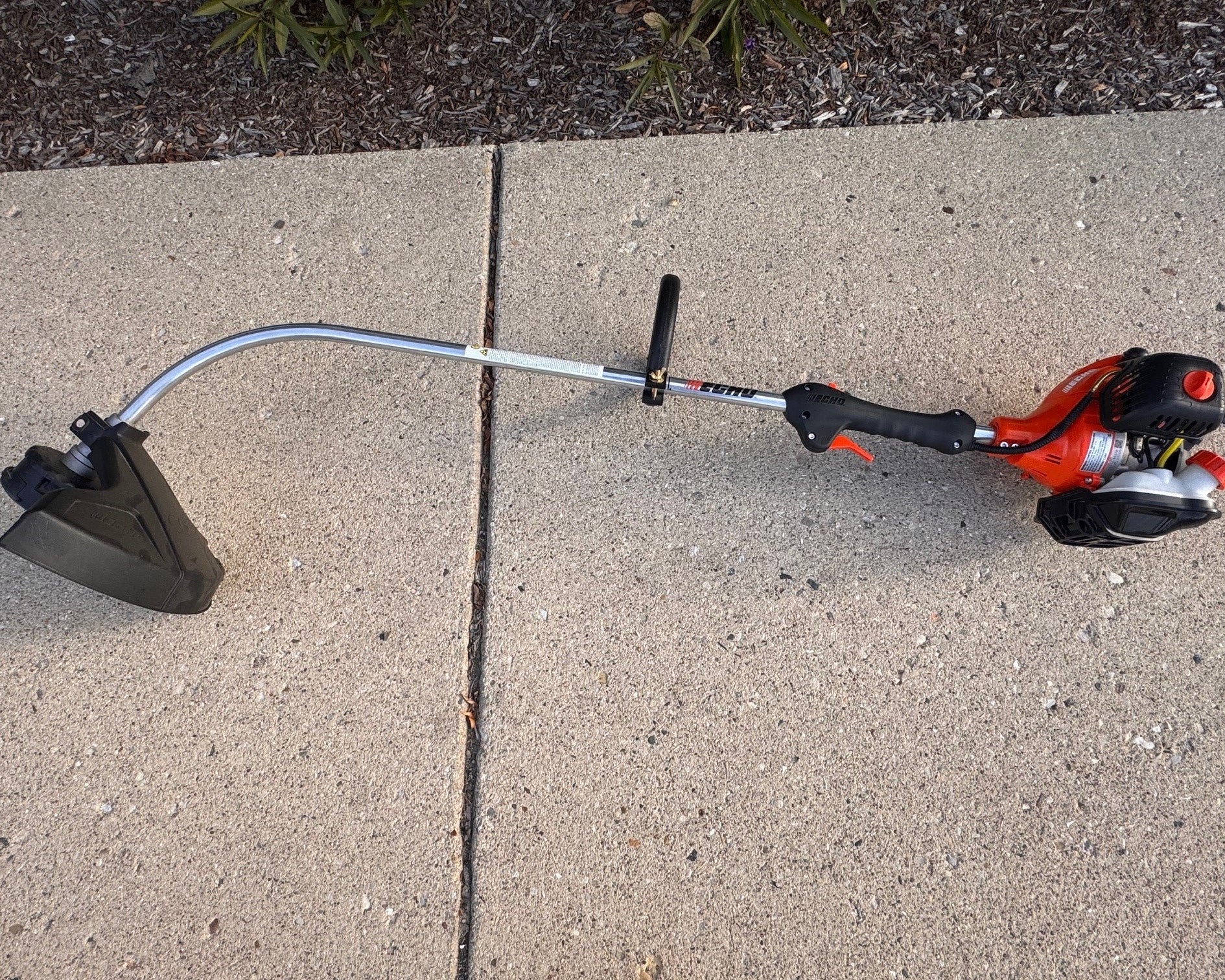 ECHO GT-225SF Line Trimmer Curved Shaft 21.2cc I-30 Start Engine Speed Feed Head SCRATCH N DENT - Zehr's Sales & Manufacturing